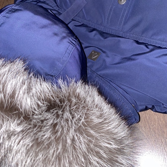 MOOSE KNUCKLE DEBAIES in NAVY with FROST FUR - Picture 2 of 7